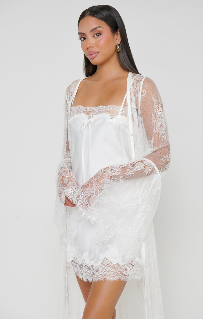 Alana Robe ~ White Lace
