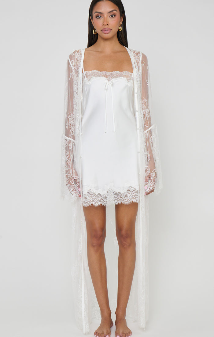 Alana Robe ~ White Lace
