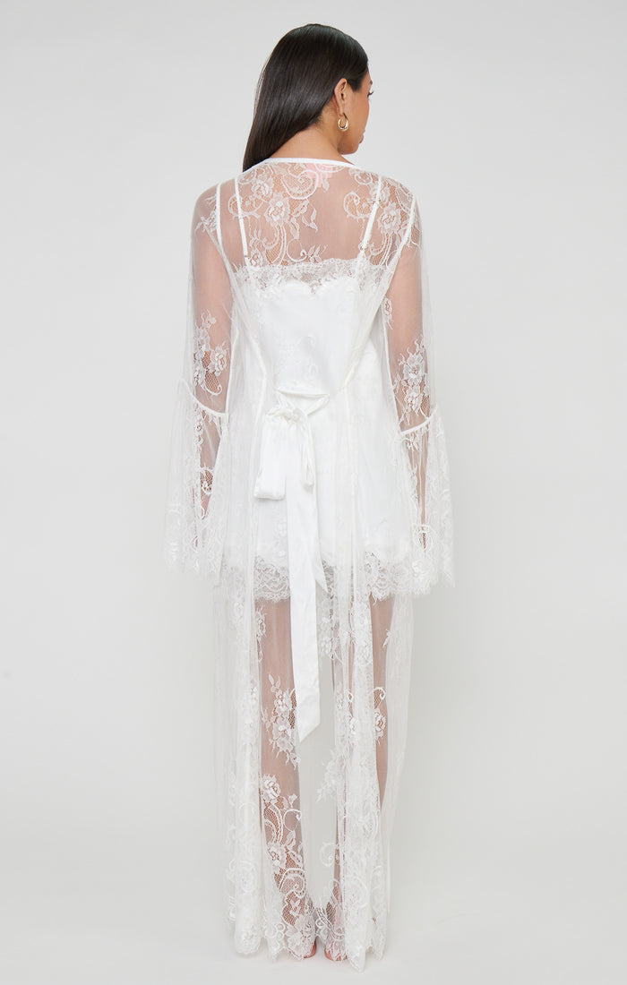 Alana Robe ~ White Lace
