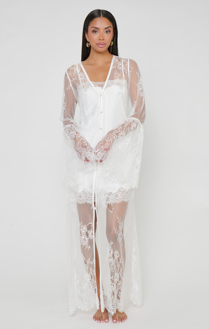Alana Robe ~ White Lace