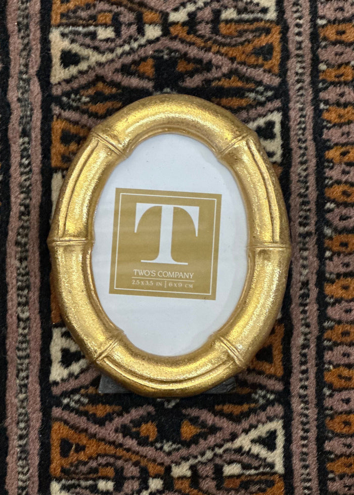 Oval