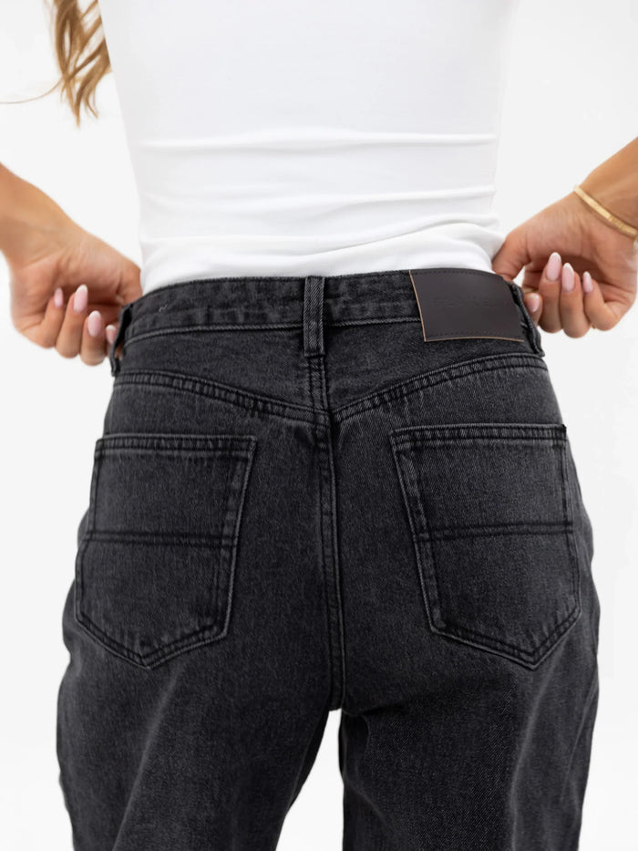 Blakely Mom Jeans - Washed Black