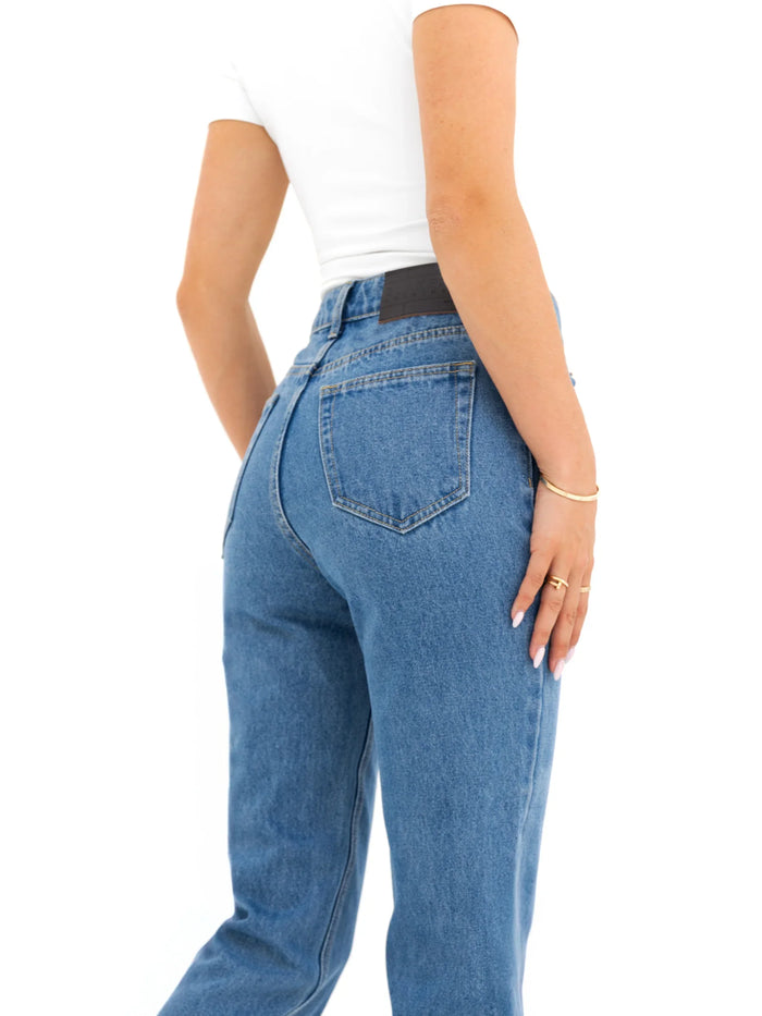 Blakely Straight Cut Jeans - Mid Blue