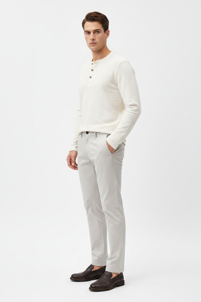 Wam Denim Jorell Light Grey Chino – side view showing tapered leg silhouette on model