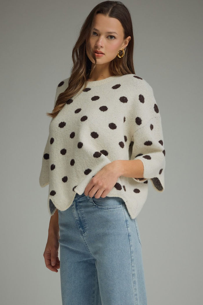 ENTRO Polka Dot Scalloped Trim Top In Ecru