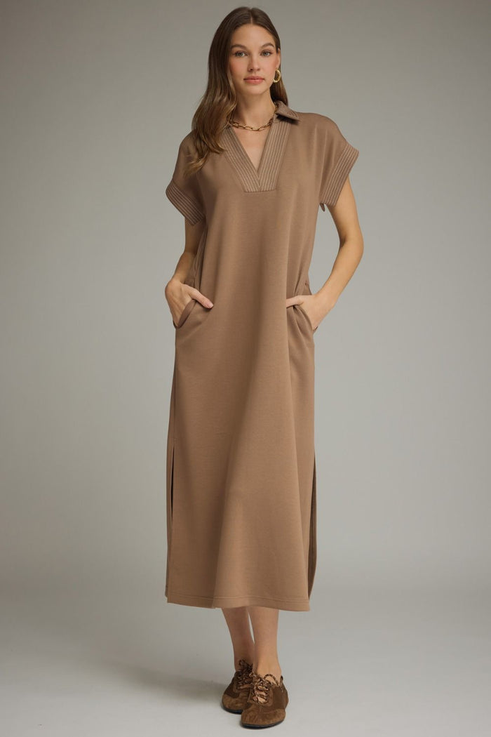 ENTRO Solid Collared Midi Dress In Mocha