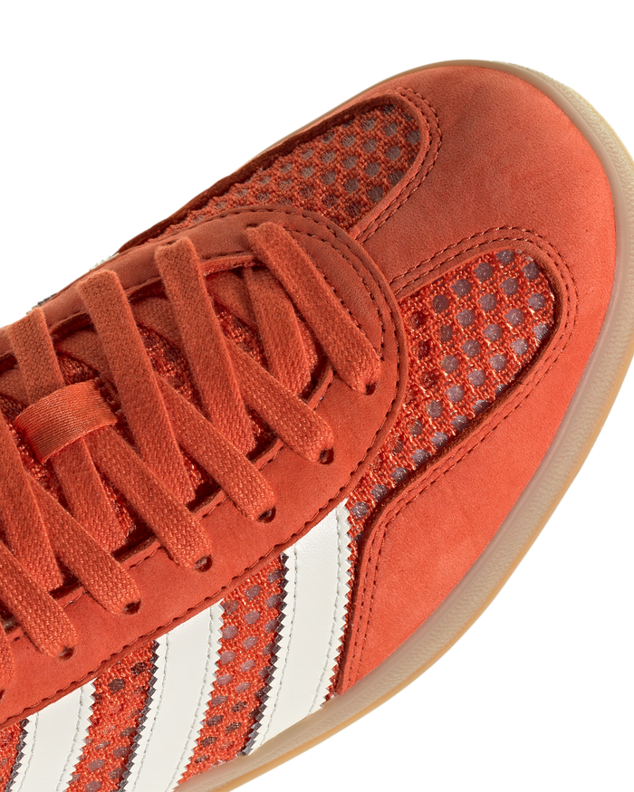 Gazelle Indoor
