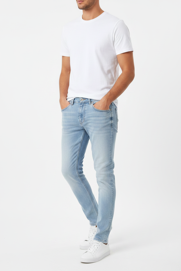 WAM DENIM Jeans 72452 Halvik Light Blue - Three-Quarter View