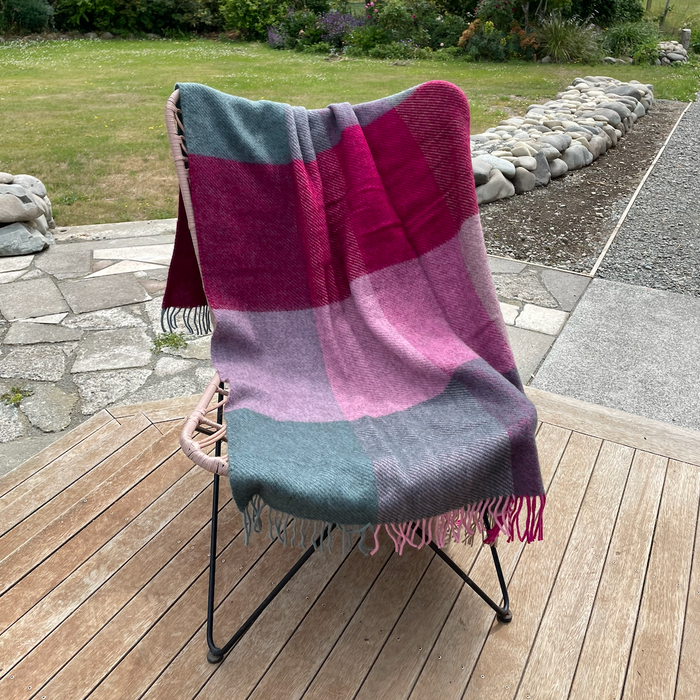 Klippan - Lambswool and Gotland Check Throw Pink