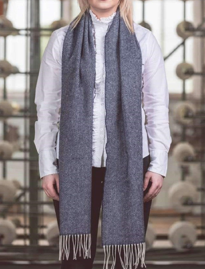 Lambswool Scarf - Navy & Cream Herringbone #color_navy-cream-herringbone