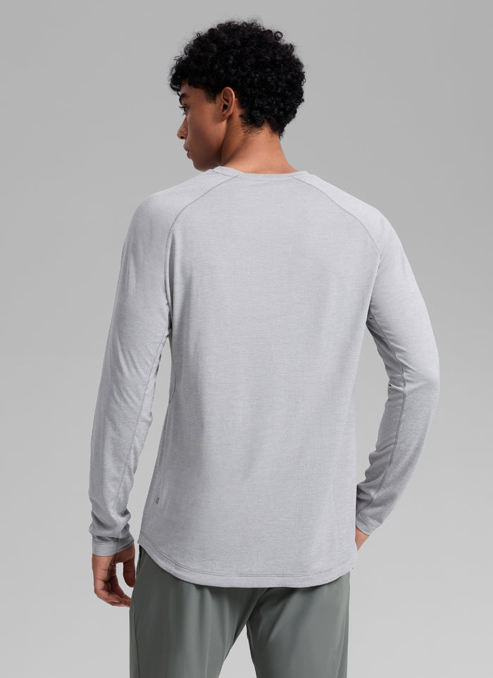 CRZ YOGA Men's Train Slim Fit Lightweight Rounded Scallop Long Sleeves Light Gray Heather
