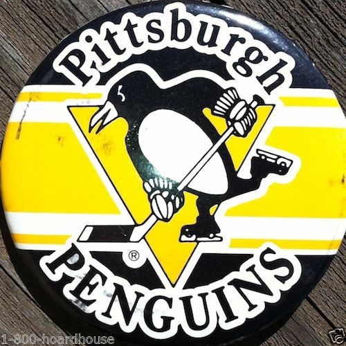 PITTSBURGH PENGUINS Hockey Pinback Pin 1980s