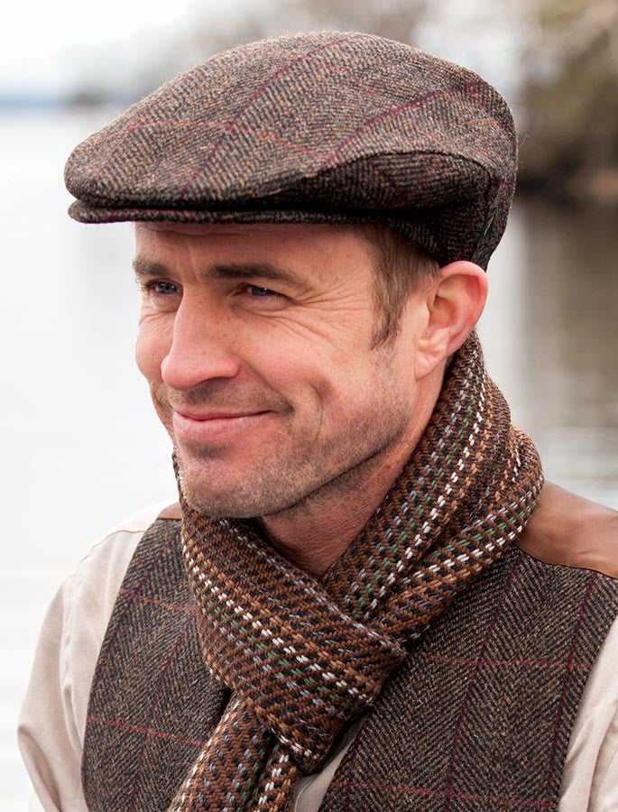 Brown with Red / S - 6 7/8 in (56 cm)