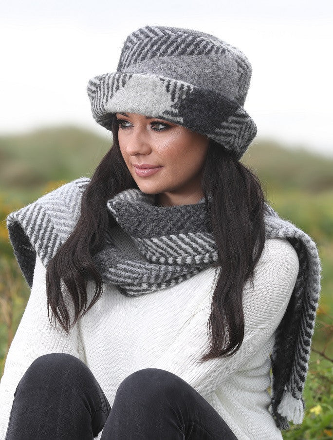 Donegal Grey / One Size