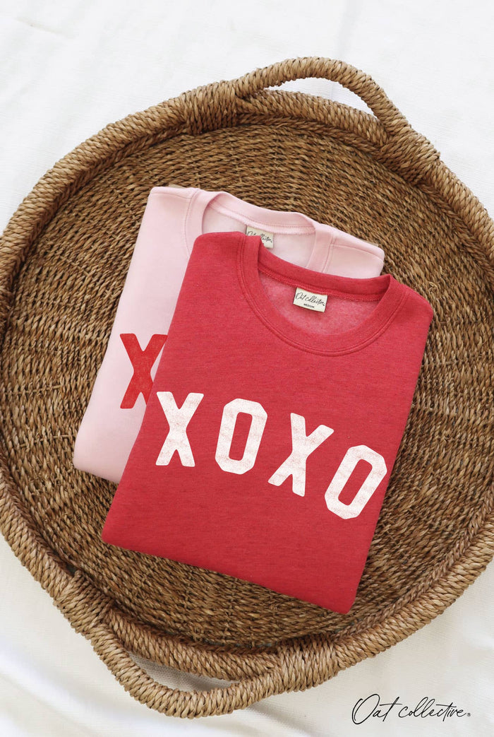 XOXO Graphic Sweatshirt: CRANBERRY HEATHER / S OAT COLLECTIVE